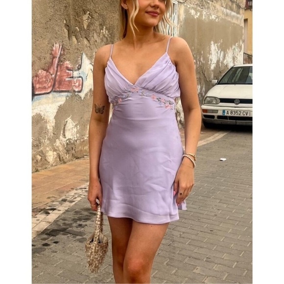 NWOT HOUSE OF CB 'Christa' Embroidered Lavender Mini Dress sz L - Picture 3 of 10